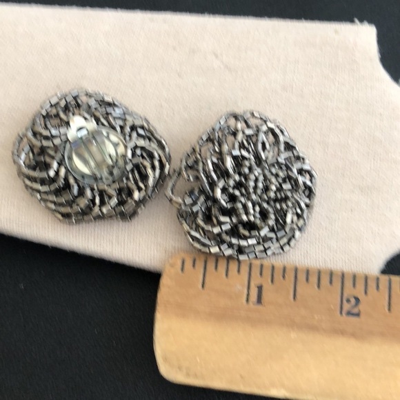 Vintage Clip On Earrings - Picture 3 of 3